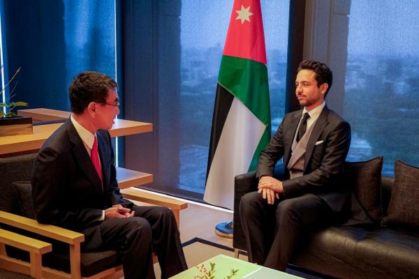 مندوبا عن الملك، ولي العهد يشارك في مراسم تنصيب الإمبراطور ناروهيتو