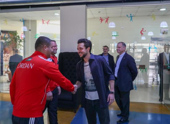 نائب الملك يزور مركز الإعداد الأولمبي ويطلع على الخطط والبرامج التي يقدمها