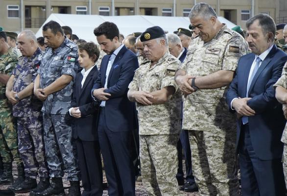 الملك يحضر مأدبة إفطار القوات المسلحة
