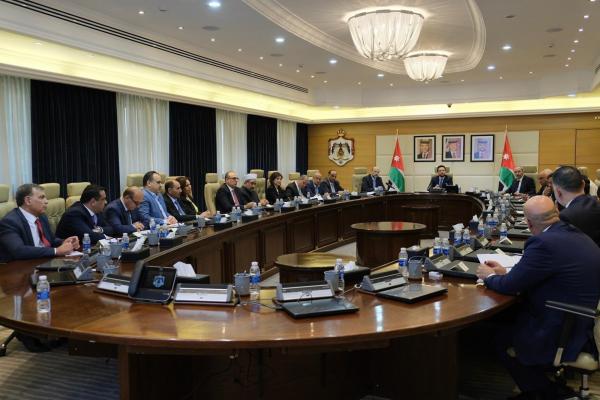 نائب جلالة الملك، ولي العهد يترأس جانبا من جلسة مجلس الوزراء لمتابعة خطط عمل الحكومة لتنفيذ التوجيهات الملكية بخصوص عدد من المشاريع