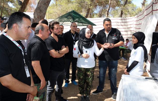 ولي العهد يطلع على التجربة الريادية الشبابية لمعسكرات الحسين للعمل والبناء
