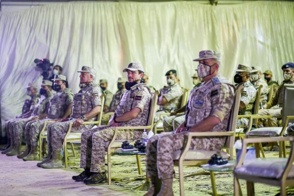 مندوباً عن الملك، ولي العهد يرعى تخريج دورتين للطيران التعبوي ويتابع تمريناً عسكرياً ليلياً