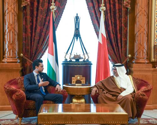 ولي العهد يبحث مع ولي عهد البحرين العلاقات الثنائية والتعاون المشترك
