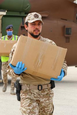 Crown Prince participates in distribution of in-kind aid in Irbid