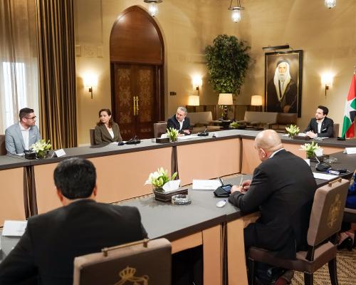 ولي العهد يؤكد ضرورة توحيد جهود المبادرات التطوعية