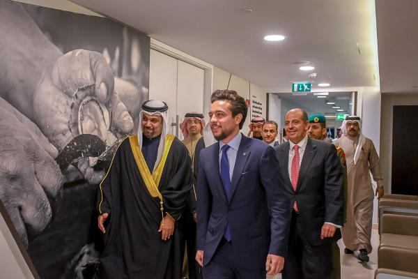 ولي العهد يزور معهد البحرين للؤلؤ والأحجار الكريمة "دانات" في المنامة