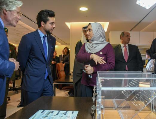 ولي العهد يزور معهد البحرين للؤلؤ والأحجار الكريمة "دانات" في المنامة
