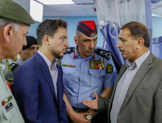 ولي العهد يعود مصابي الأمن العام وقوات الدرك في مدينة الحسين الطبية