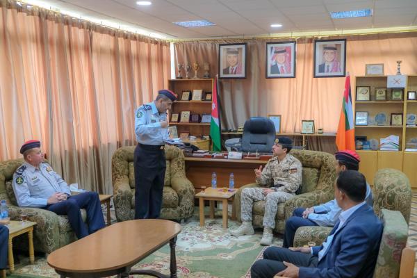 ولي العهد يزور مديرية دفاع مدني العقبة