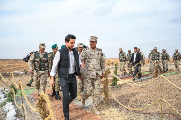 ولي العهد يتابع تمرينا عسكريا في المنطقة العسكرية الجنوبية