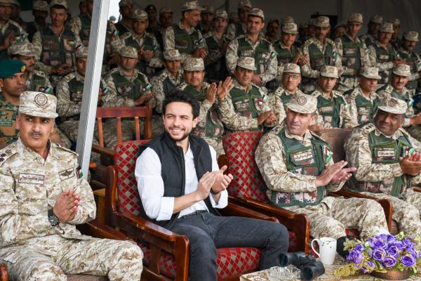 ولي العهد يتابع تمرينا عسكريا في المنطقة العسكرية الجنوبية