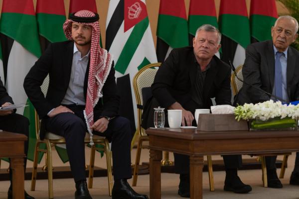 الملك يرافقه ولي العهد يزور محافظة المفرق ويلتقي وجهاء وممثلي أبناء وبنات المحافظة