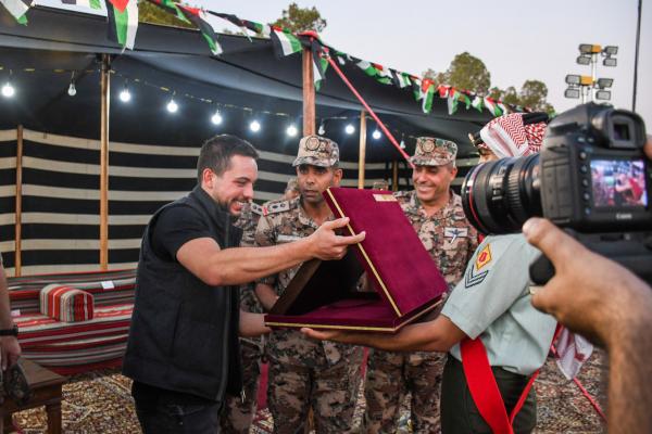 ولي العهد يحضر احتفال قيـــادة المنطقة العسكرية الوسطى بمناسبة العيد الـ 24 لميلاده