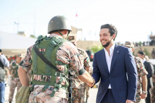 سمو ولي العهد يتابع تمرينا عسكريا في كتيبة جعفر بن أبي طالب الآلية/39