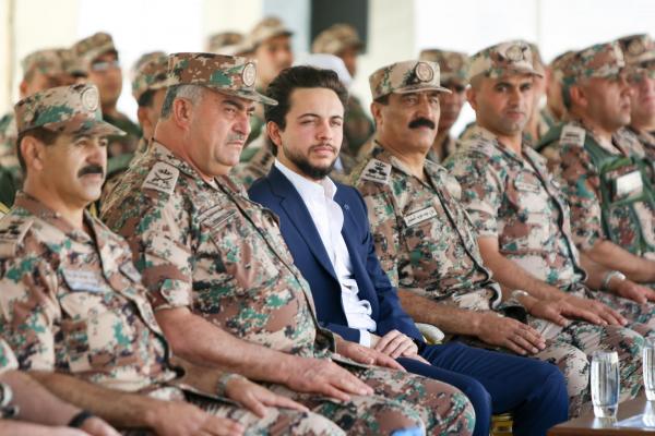 سمو ولي العهد يتابع تمرينا عسكريا في كتيبة جعفر بن أبي طالب الآلية/39
