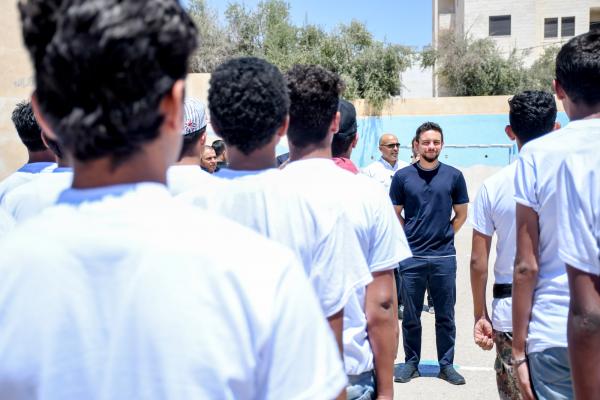 ولي العهد يطلع في زيارة مفاجئة على سير عمل البرنامج الوطني الصيفي "بصمة"