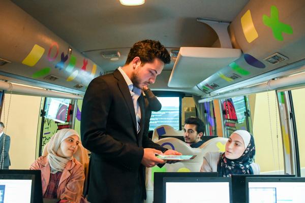 ولي العهد يشارك في جانب من أعمال القمة الثامنة لصناعة الألعاب الإلكترونية