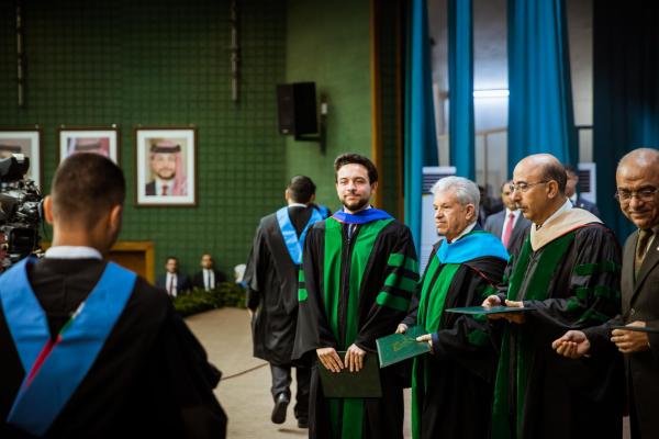 ولي العهد يرعى تخريج طلبة برامج الدراسات العليا بجامعة اليرموك