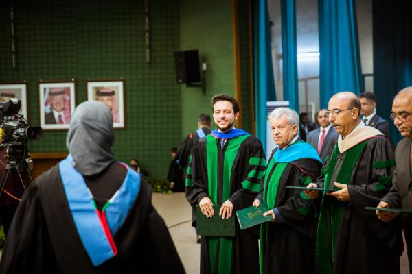ولي العهد يرعى تخريج طلبة برامج الدراسات العليا بجامعة اليرموك