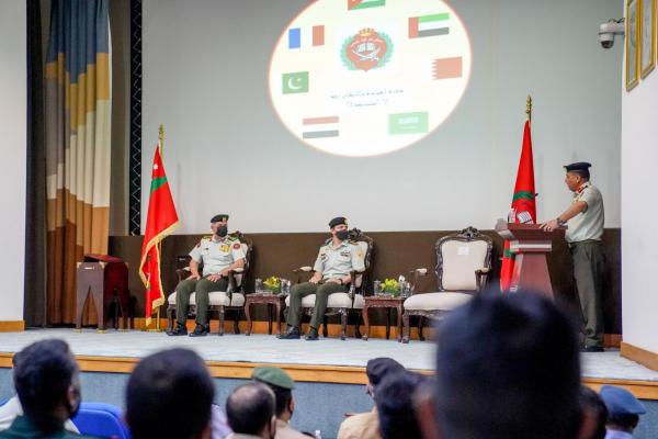 مندوبا عن الملك، ولي العهد يرعى حفل تخريج دورة القيادة والأركان