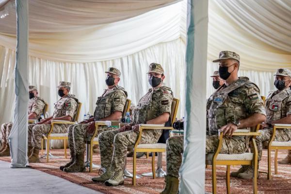 مندوبا عن الملك، ولي العهد يتابع تمرين "صقور الهواشم" الليلي