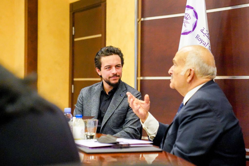 الأمير الحسن يصطحب الأمير الحسين في جولة بالجمعية العلمية الملكية