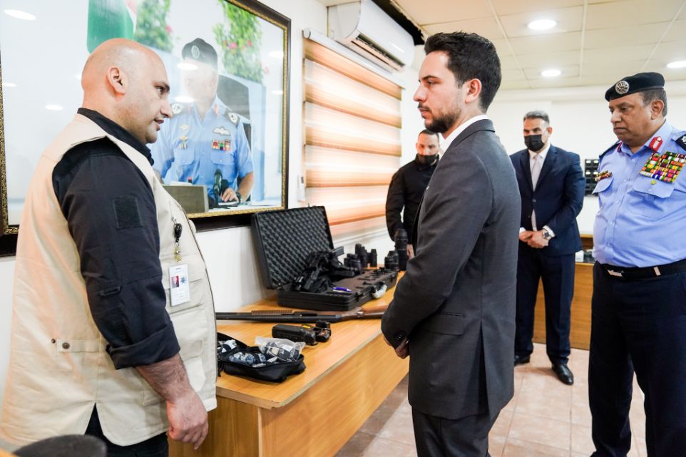  نائب الملك يزور إدارة البحث الجنائي