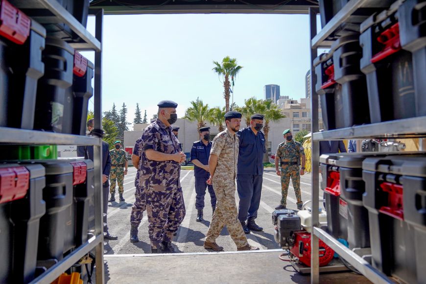 ولي العهد يطلع على جاهزية "الدفاع المدني" في التعامل مع مختلف الحوادث