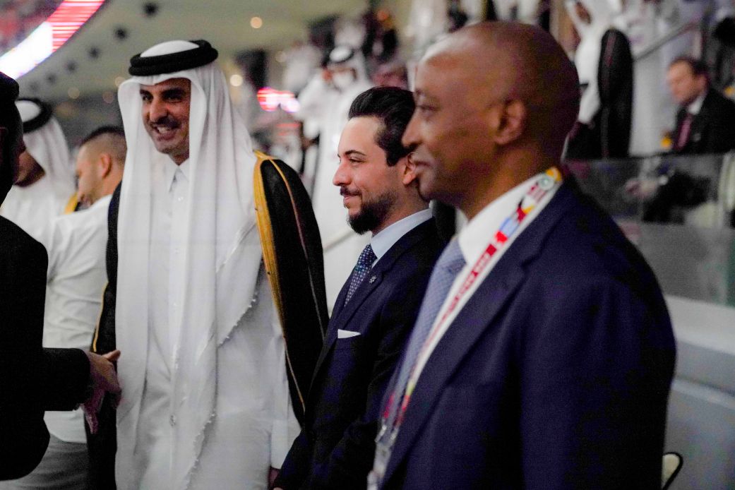 مندوباً عن الملك، ولي العهد يحضر حفل افتتاح بطولة كأس العرب بالدوحة