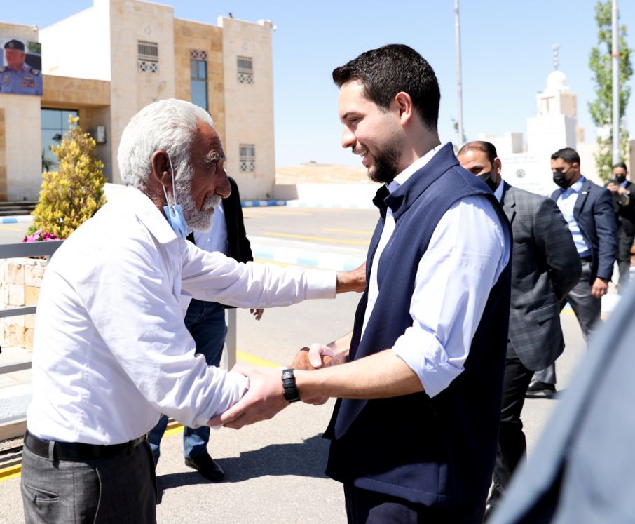 ولي العهد يطلع على الأنظمة المستحدثة في خدمات "إدارة الترخيص"