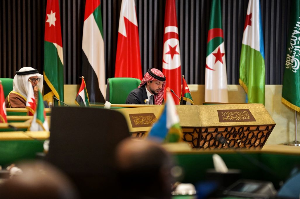 ولي العهد يلقي كلمة الأردن في القمة العربية بالجزائر