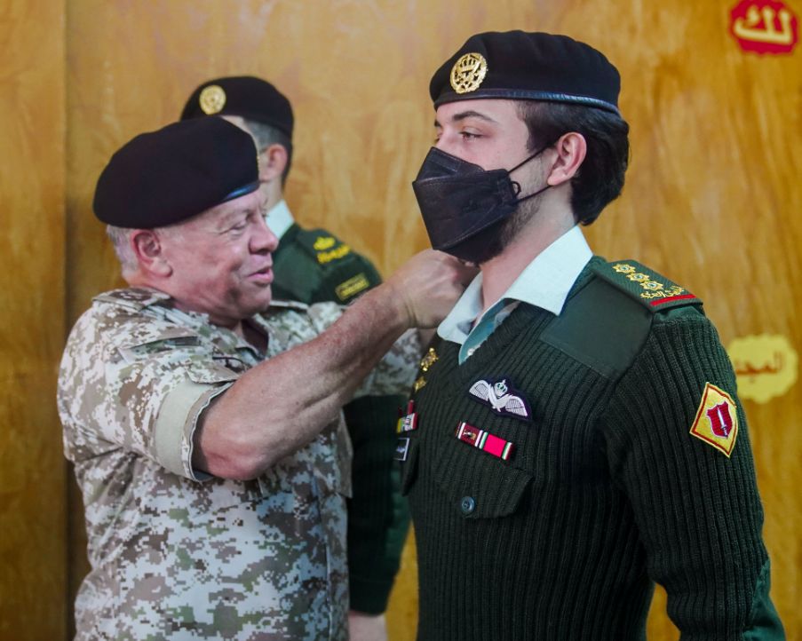 إرادة ملكية بترفيع الأمير الحسين بن عبدﷲ الثاني ولي العهد إلى رتبة نقيب