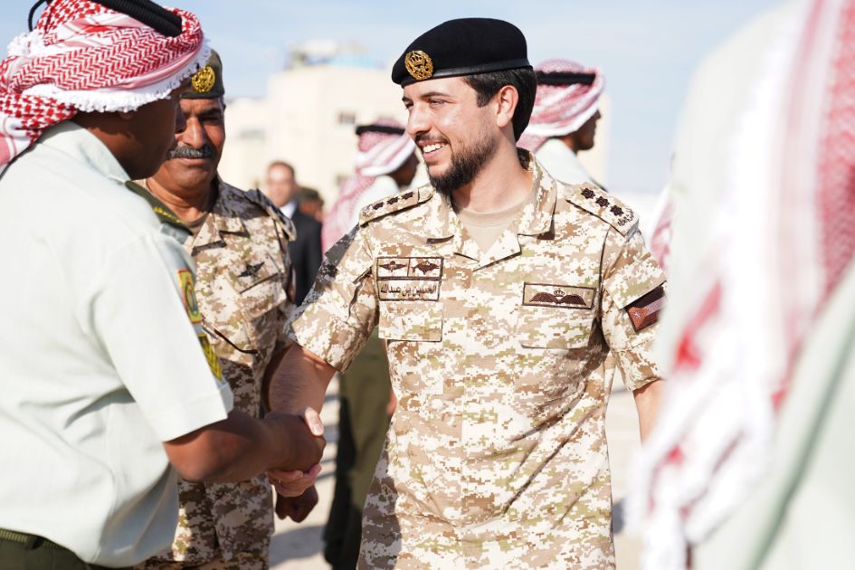 ولي العهد يزور قيادة المنطقة العسكرية الجنوبية