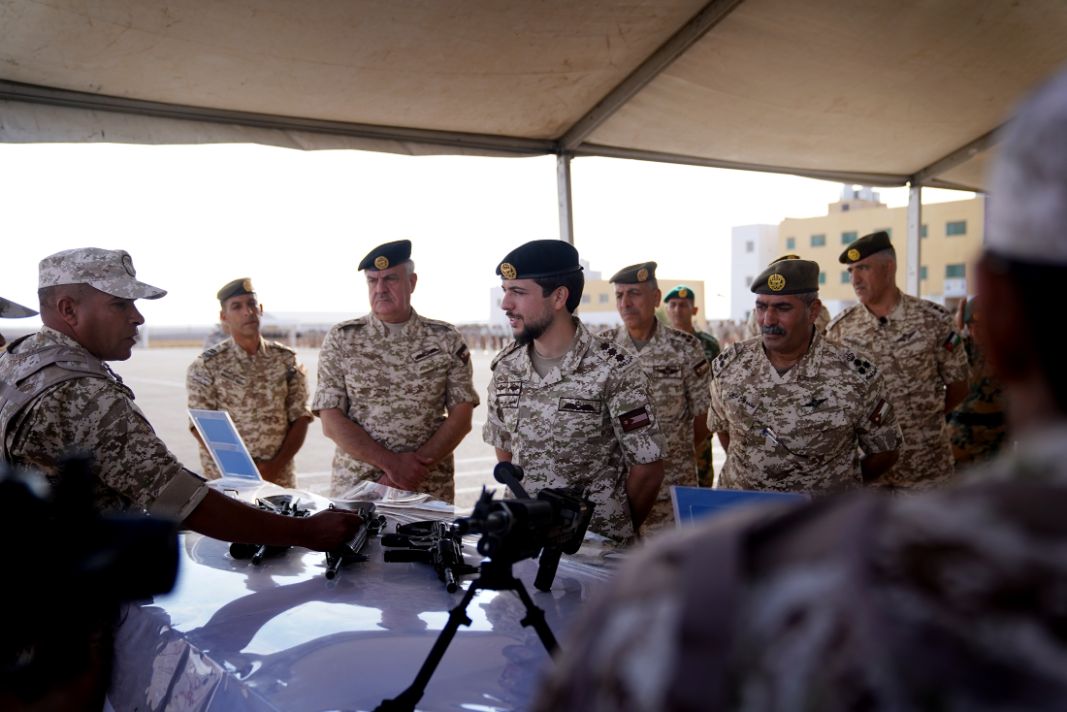 ولي العهد يزور قيادة المنطقة العسكرية الجنوبية