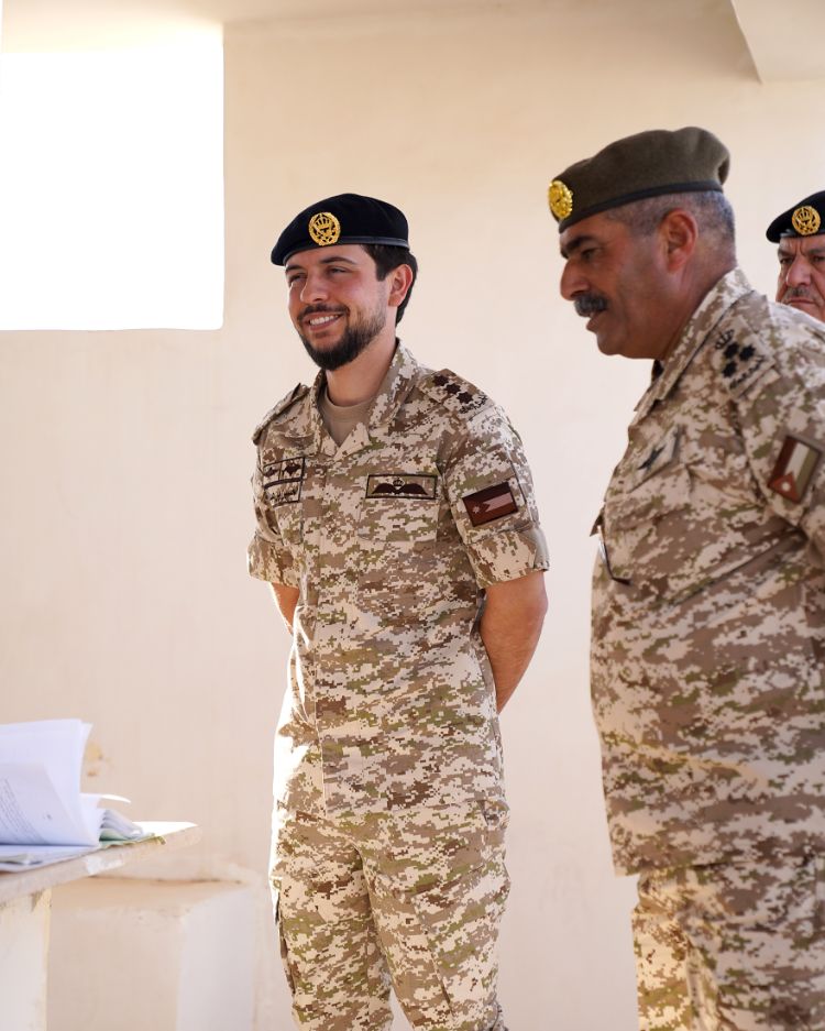 ولي العهد يزور قيادة المنطقة العسكرية الجنوبية