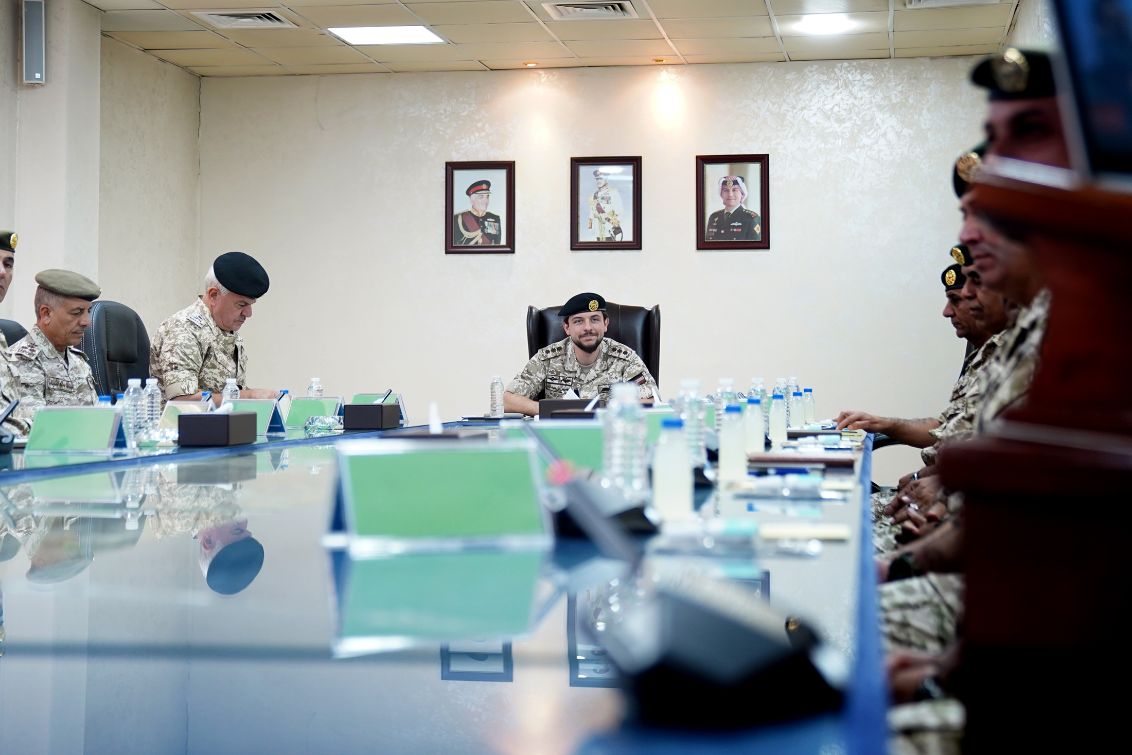 ولي العهد يزور قيادة المنطقة العسكرية الجنوبية