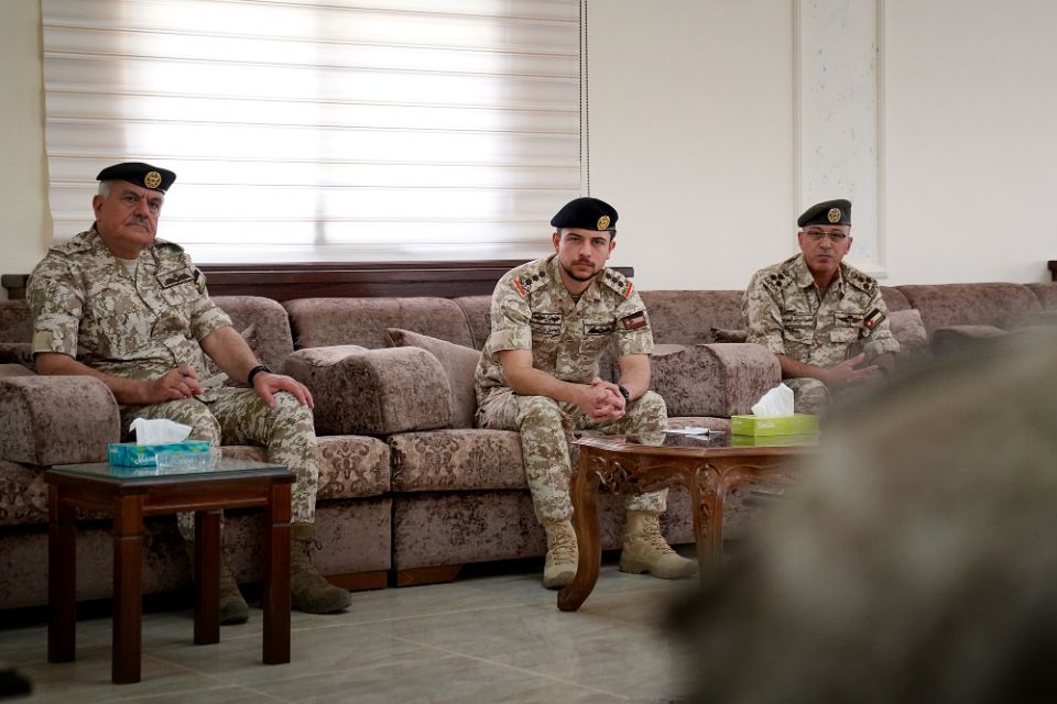 ولي العهد يزور قيادة المنطقة العسكرية الشمالية