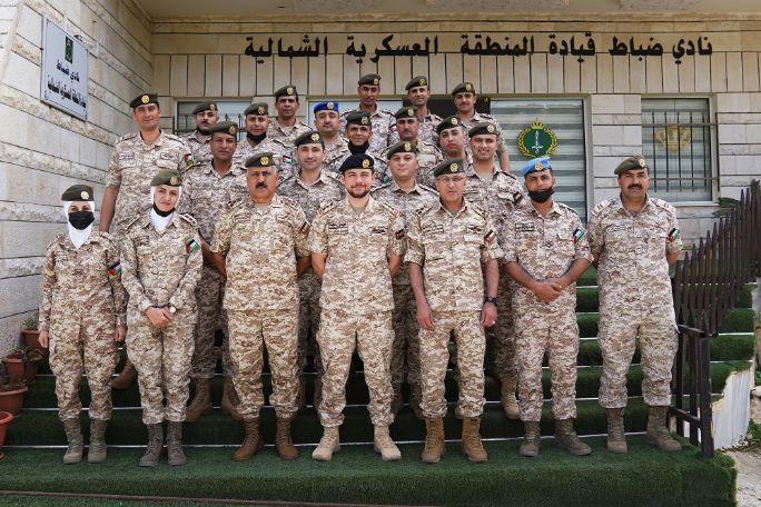 ولي العهد يزور قيادة المنطقة العسكرية الشمالية