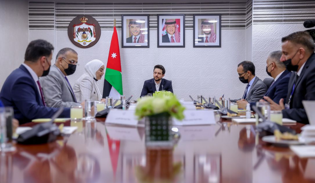 ولي العهد يطلع على استراتيجية دور رعاية الأطفال