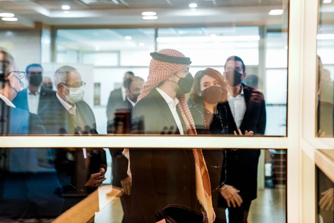 ولي العهد يزور معهد الإعلام الأردني