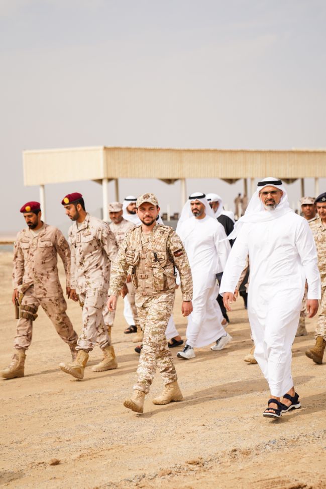 ولي العهد يحضر تمرينا عسكريا تعبويا أردنيا إماراتيا في أبوظبي