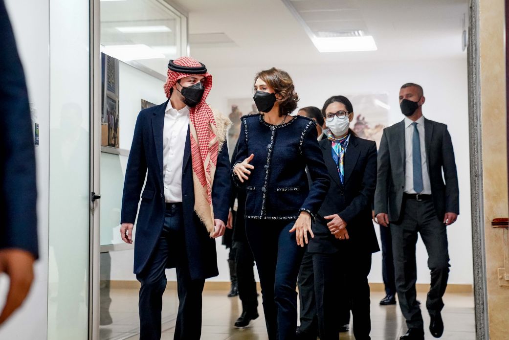 ولي العهد يزور معهد الإعلام الأردني