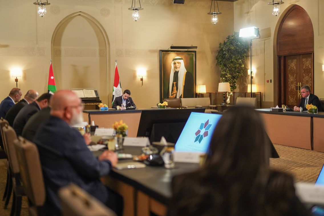 ولي العهد يجتمع بمجلس أمناء جائزة الحسين بن عبدﷲ الثاني للعمل التطوعي