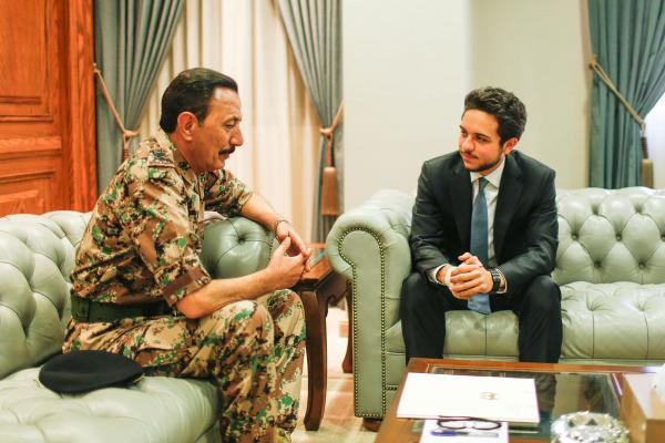 نائب جلالة الملك يزور القيادة العامة