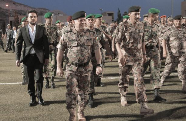 جلالة القائد الأعلى يحضر مأدبة إفطار القوات المسلحة يرافقه سمو الأمير الحسين، ولي العهد