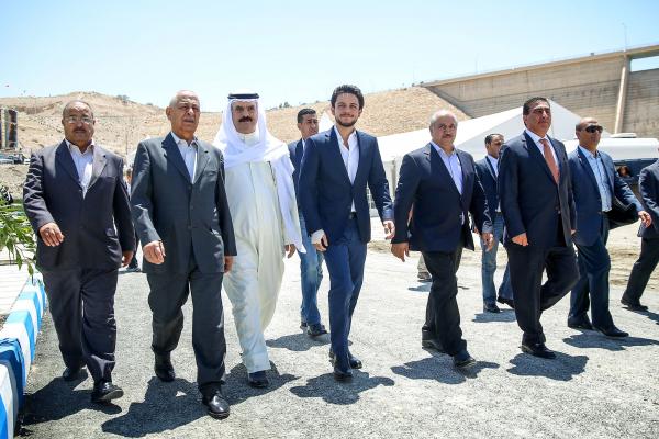 نائب جلالة الملك يدشن مشروع جر مياه سد الموجب إلى الكرك