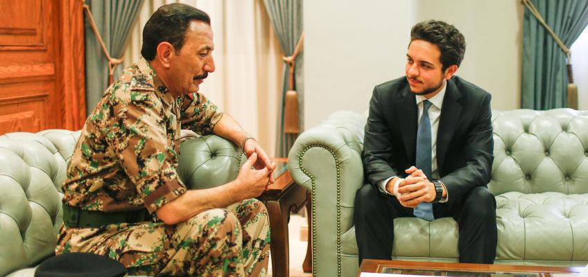 نائب جلالة الملك يزور القيادة العامة