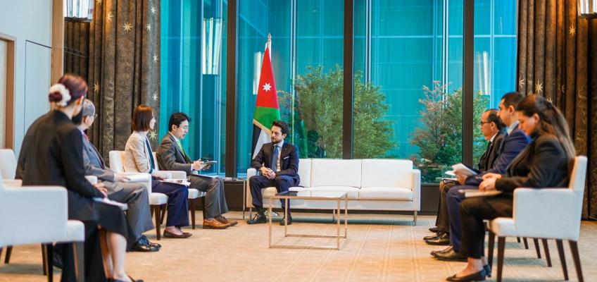 ولي العهد يلتقي مؤسس شركة يابانية بمجال إدارة الأعمال الزراعية