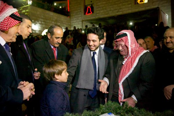 شارك سمو الأمير الحسين بن عبدﷲ الثاني بإضاءة شجرة عيد الميلاد