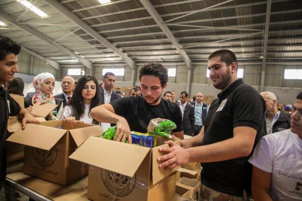 Crown Prince oversees dispatch of an aid convoy to Gaza